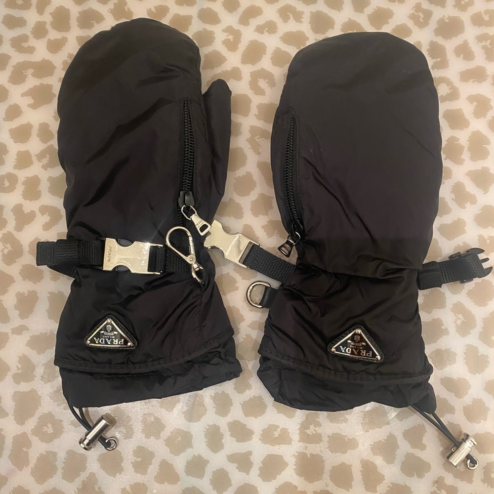 Like New Prada Nylon Mittens 2019 Size 7 (Small) Black